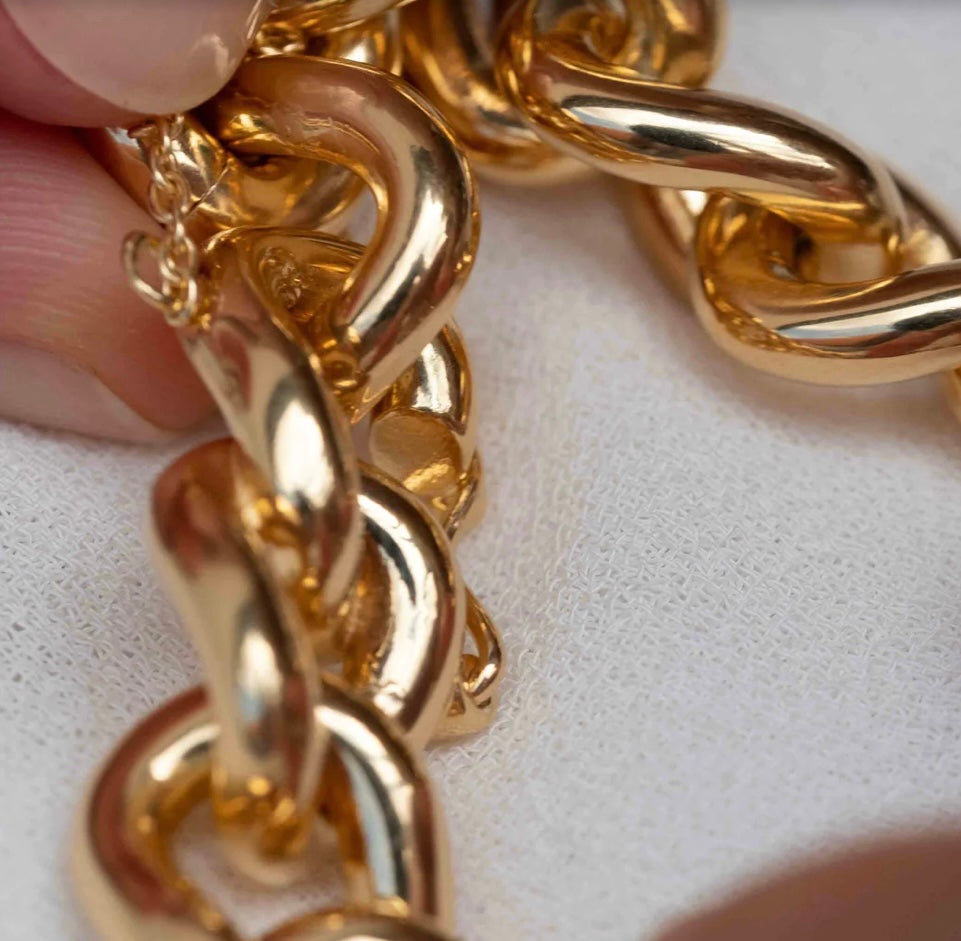 Golden brachelet chain