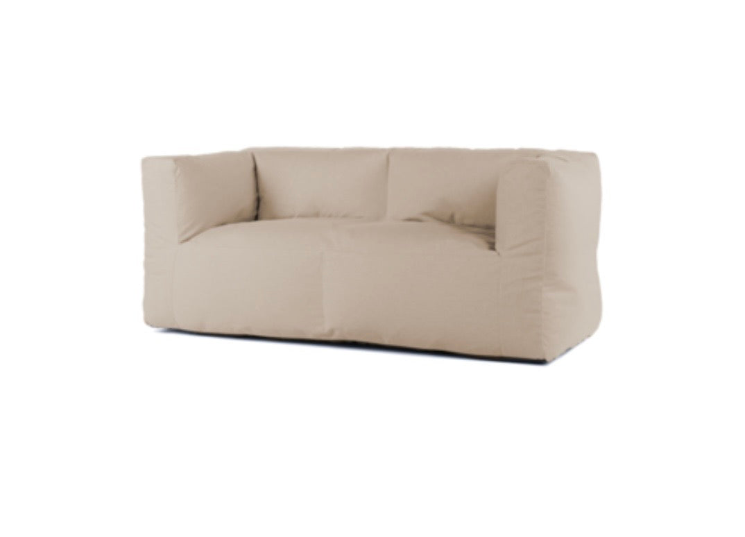 Bryck 2 sits bank