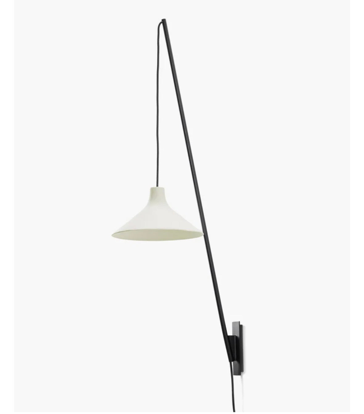Muurlamp met porseleinen kap