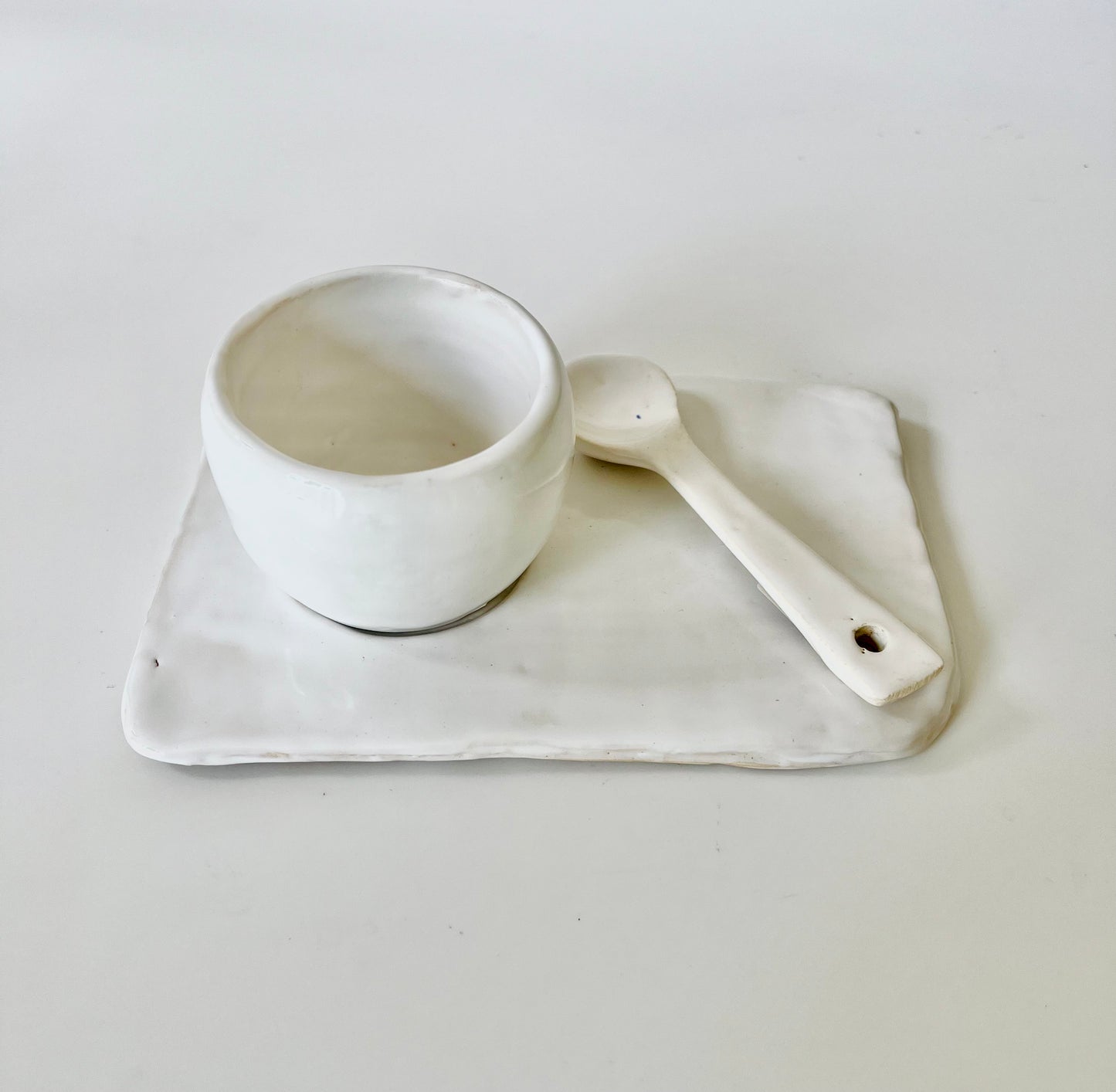 Mokje met dienblad Huub wit